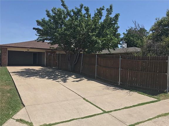 2nd image of 1718 Belltower Pl