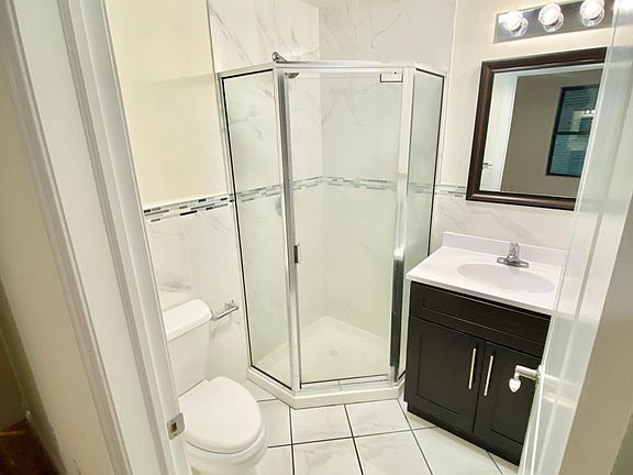 3rd image of 107 N Walnut St #505
