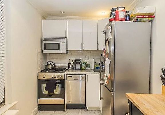 2nd image of 344 E 55th St APT 4C