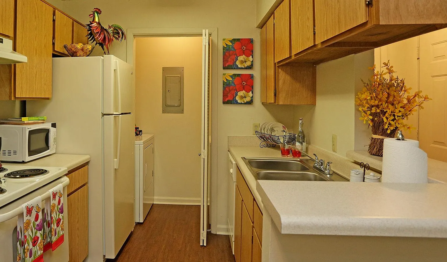 Sherwood Place — Photo 1