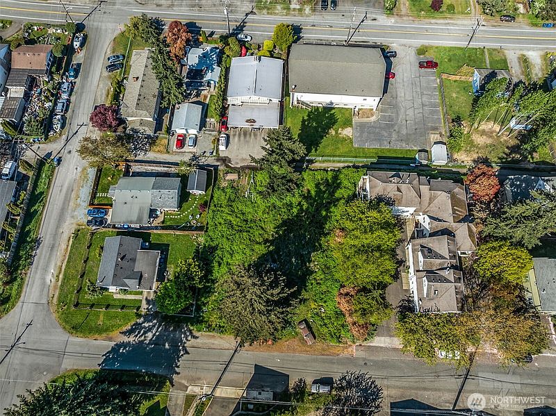 2nd image of 15439 9th Avenue SW