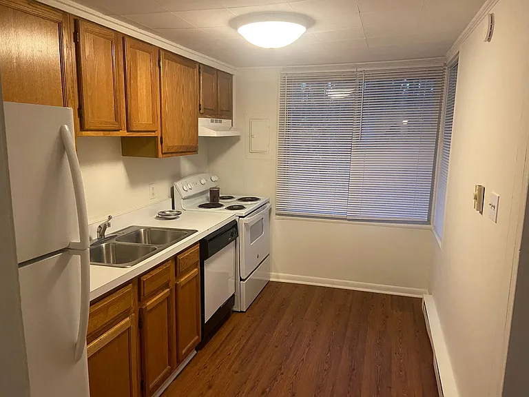 303 Homestead Rd — Photo 3
