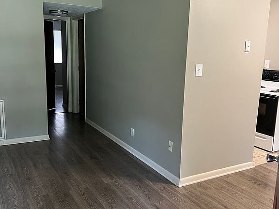 5th image of 100 Orchard Hill Dr #203
