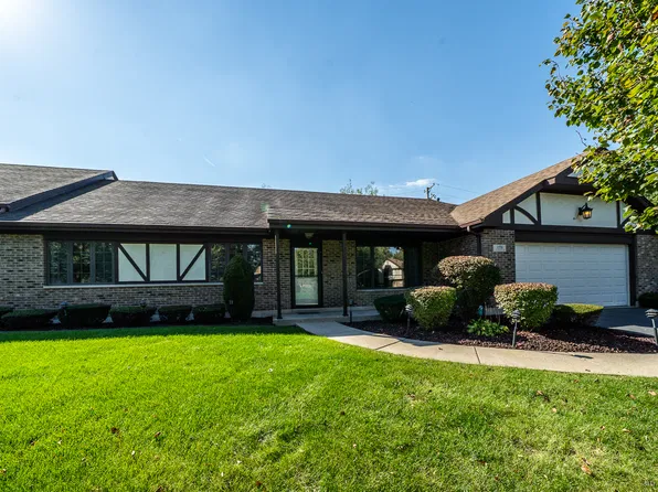 11556 Autobahn Dr W, Palos Park, IL 60464