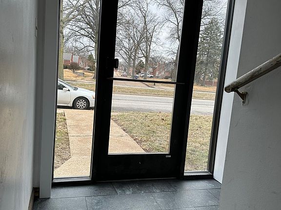 3rd image of 8828 Riverview Blvd #1S