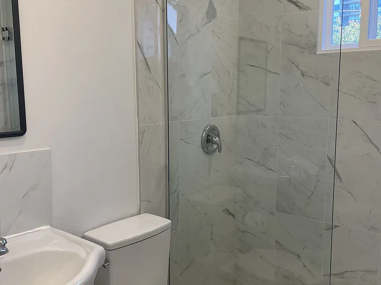 48 Torrens Ave #UPPER — Photo 9