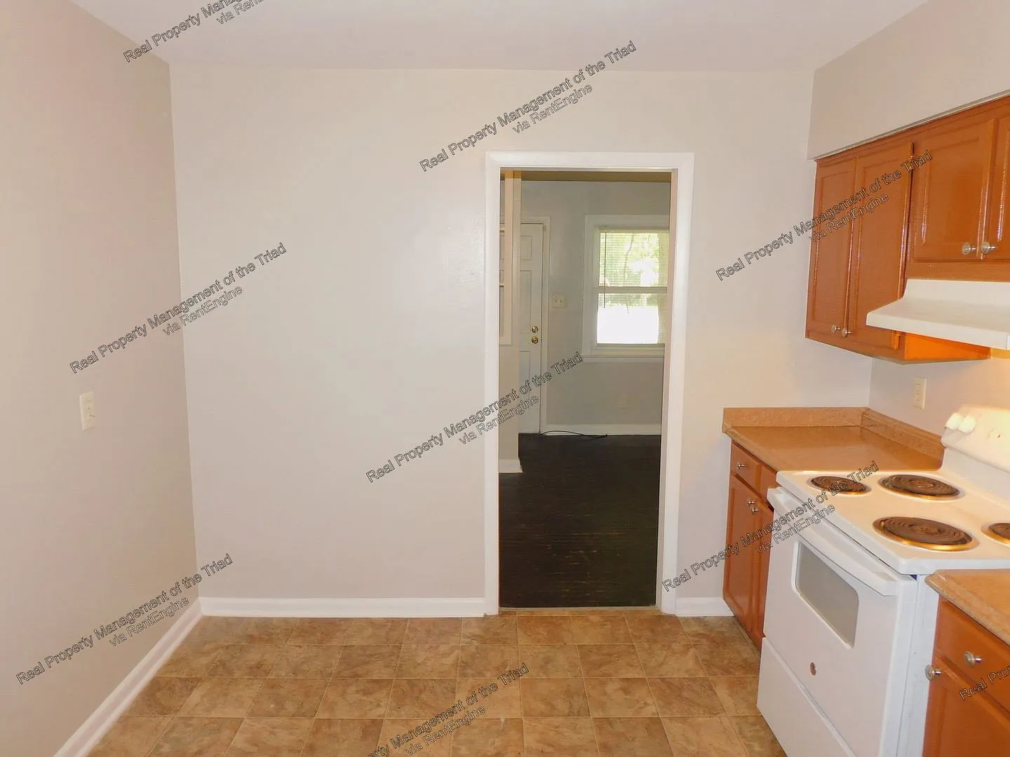3 bed, 2.0 bath, 1144 sqft, $1,450 — Photo 4