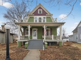 212 N Pine St, Momence, IL 60954