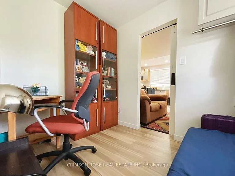 30 Orsett St #MAIN FL — Photo 14