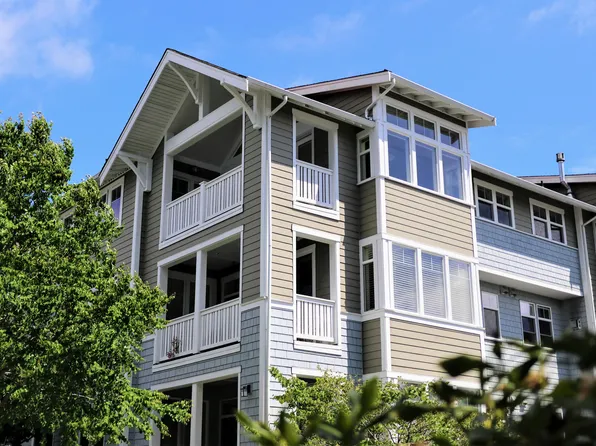 321 High School Rd NE, Bainbridge Island, WA 98110