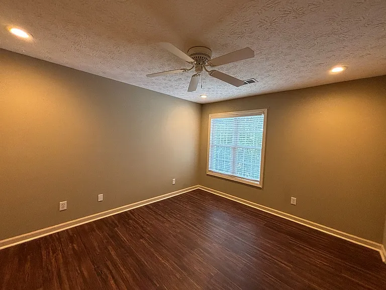 1338 Virginia St — Photo 11
