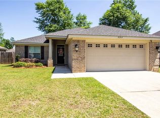 2203 Spring Grv W, Mobile, AL 36695