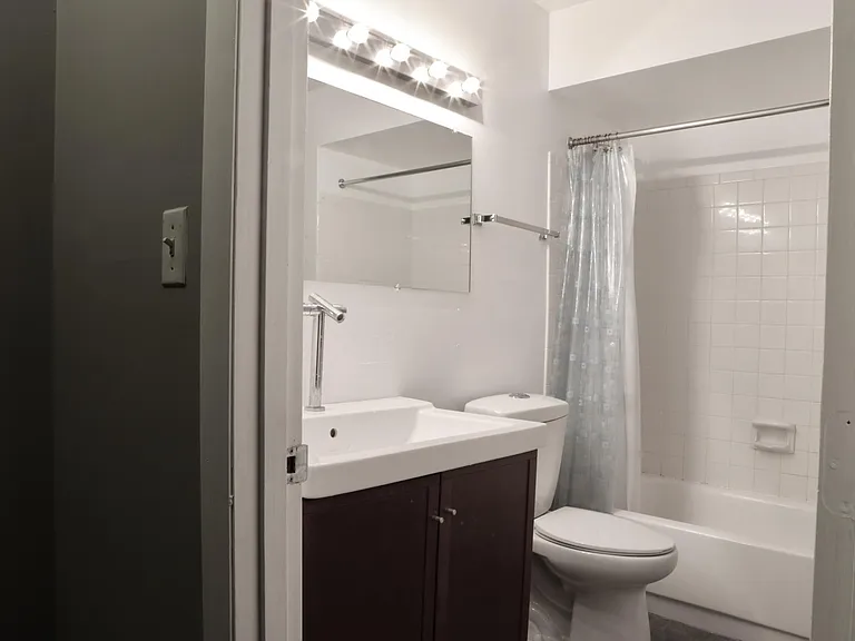 3334 Berwyn Ave #239 — Photo 9