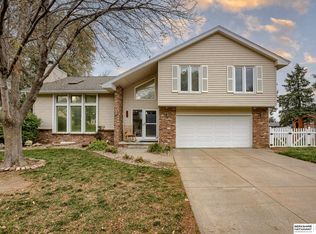 16566 Poppleton Ave, Omaha, NE 68130