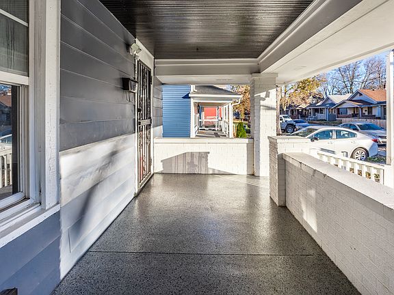 4th image of 832 N Parker Ave