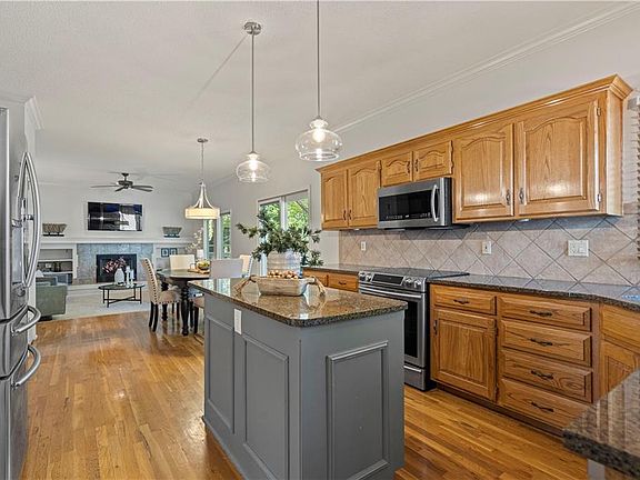 3rd image of 5214 W 157th Pl