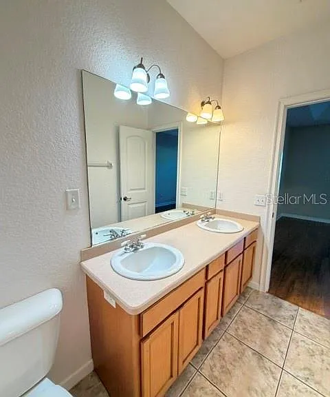 2935 NE 7th St #310 — Photo 17