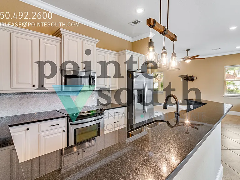 4691 Amhurst Cir — Photo 12