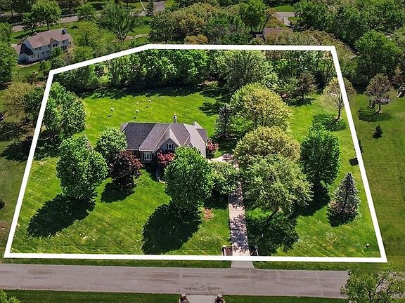 2nd image of 17995 Windsor Dr