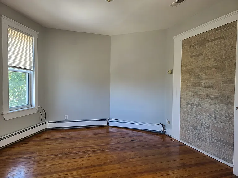 347 W 4th St #3 — Photo 15