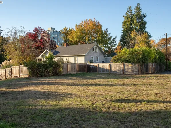 W 15th Olive Aly, Eugene, OR 97401