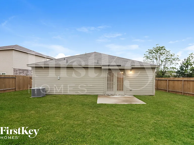 20703 Solstice Point Dr — Photo 18