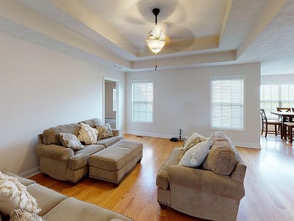 3rd image of 5424 Green Ash Dr