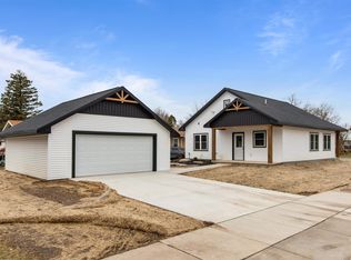 1303 Graham Ave, Oshkosh, WI 54902