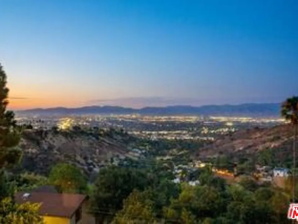 14445 Mulholland Dr