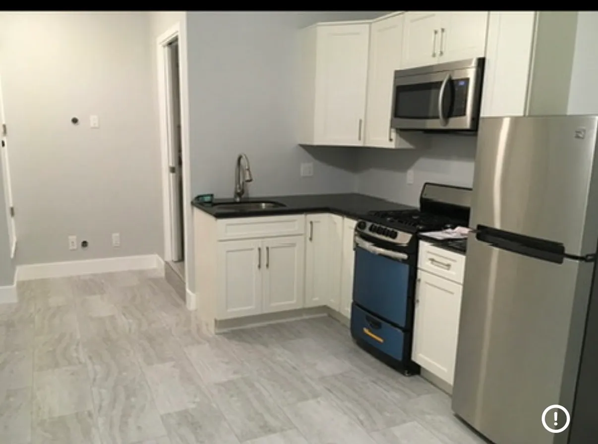 Studio, 200 sqft, $1,850 — Photo 3