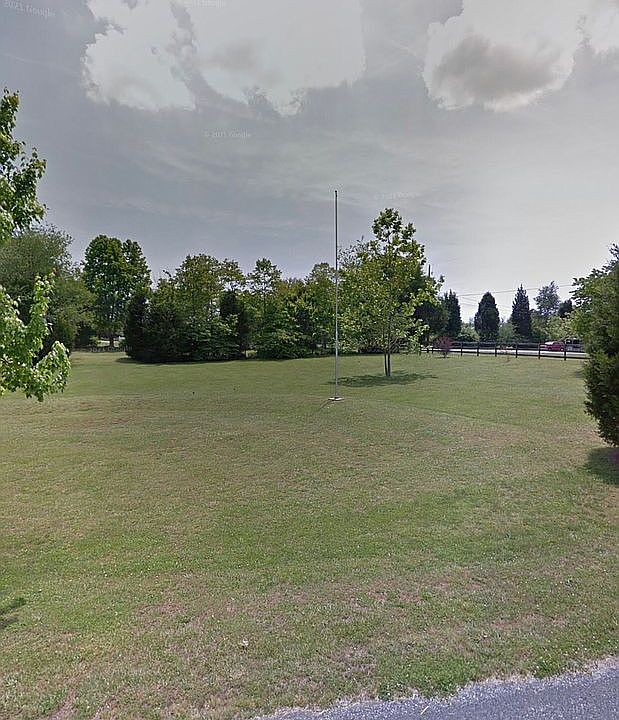 1st image of Meadowridge Dr