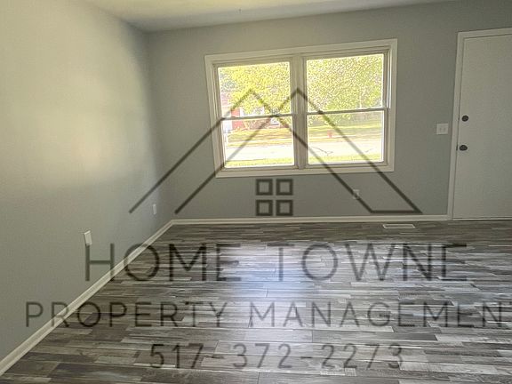 4th image of 1706 Cambria Dr