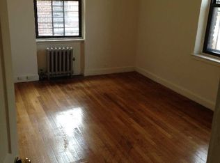 4202 Layton St APT 301, Flushing, NY 11373