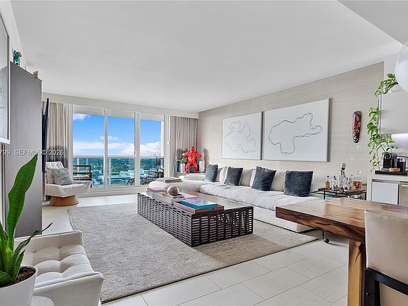 2nd image of 102 24th St APT 1427