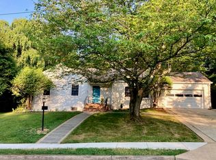 4648 34th St N, Arlington, VA 22207