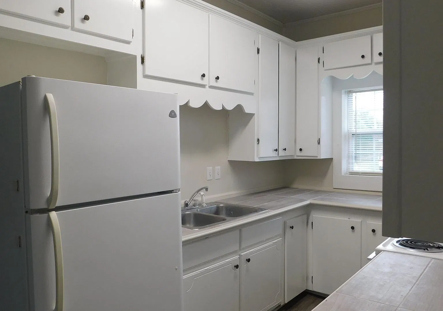 East McKinnon Street, New Brockton, AL — Photo 4