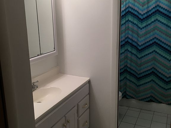 4th image of 6817 N Olmsted Ave #1
