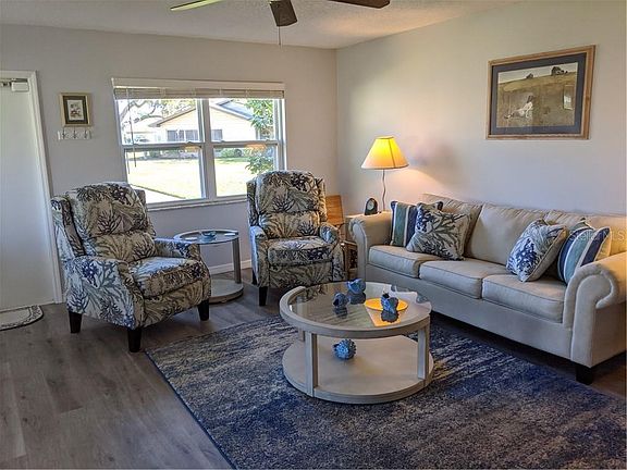 4th image of 1904 Canterbury Ln #M 16