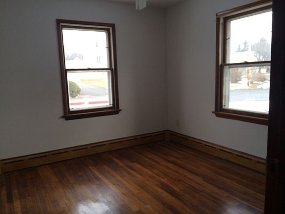 3rd image of 241 Poplar St