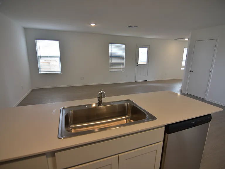 397 Keefer Ln — Photo 5