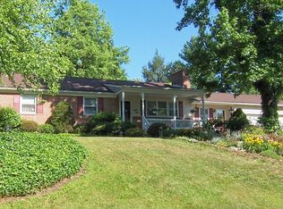 110 Favorite Dr, Sykesville, MD 21784