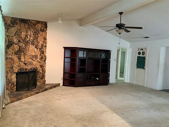 3rd image of 306 Omaha Ln