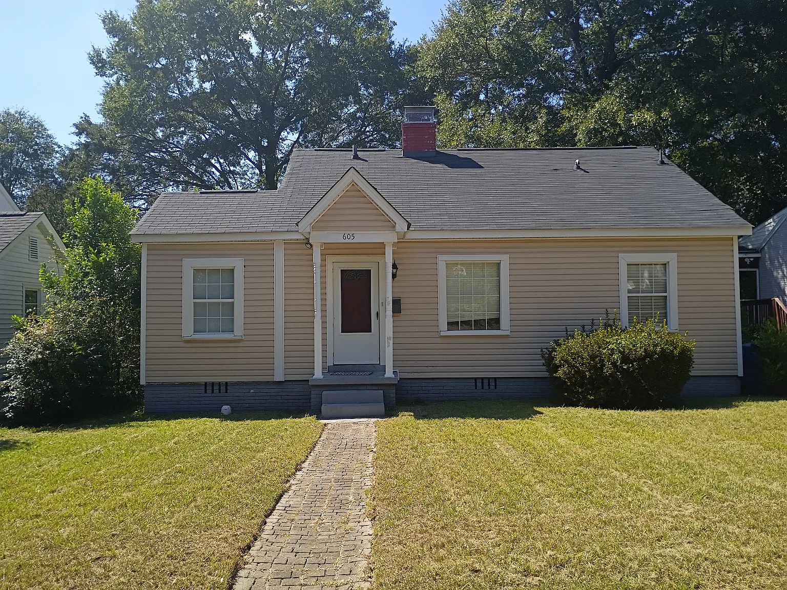 605 Waccamaw Ave — Photo 1