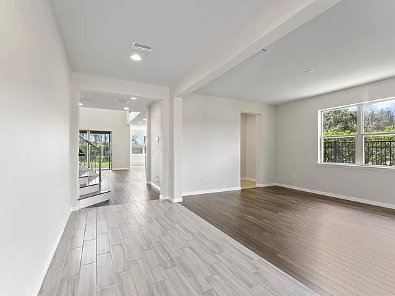 4th image of 10408 Scarlet Chase Dr