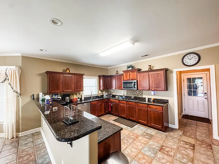 785 Southern Home Rd — Photo 9