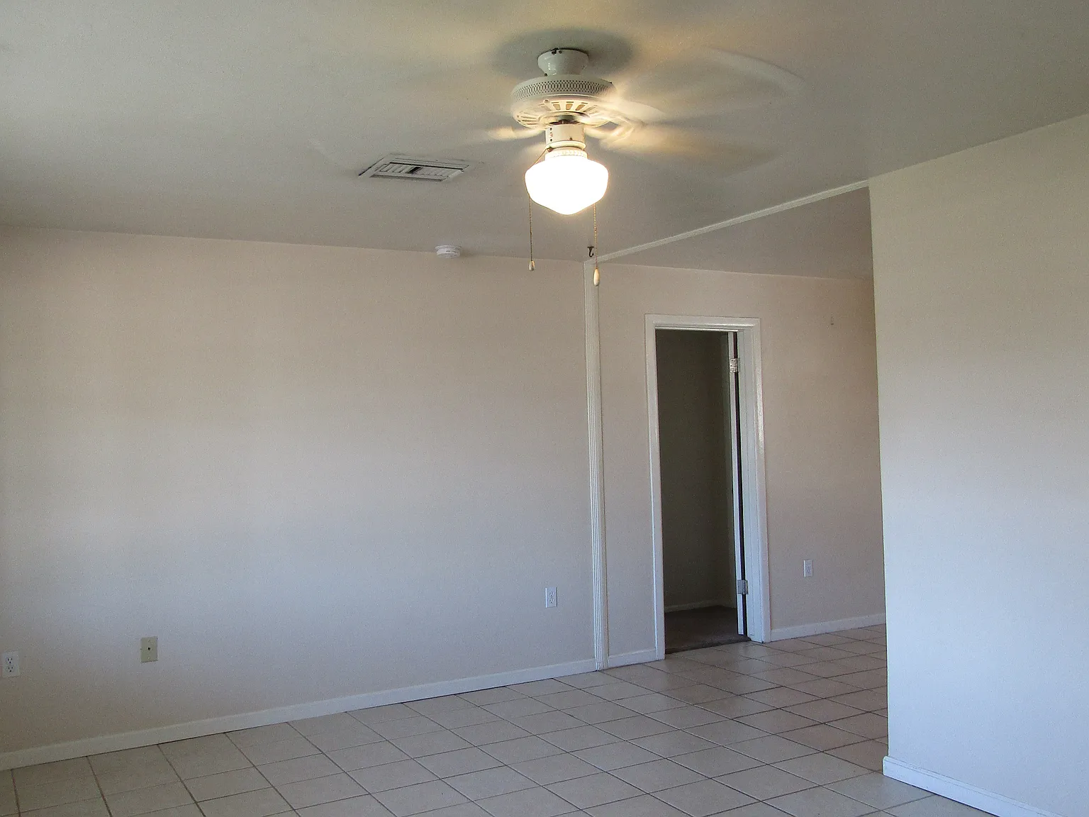3 bed, 1475 sqft, $2,000 — Photo 4