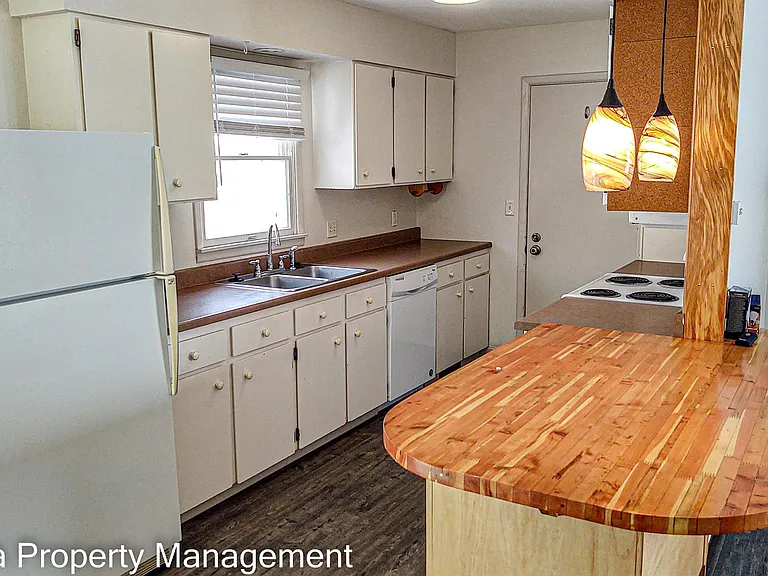 2181 Amity Ln — Photo 3