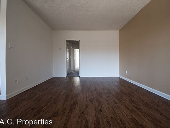 5th image of 11840 Kittridge St APT 06