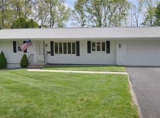 9 Manchester Farm Rd, North Providence, RI 02904