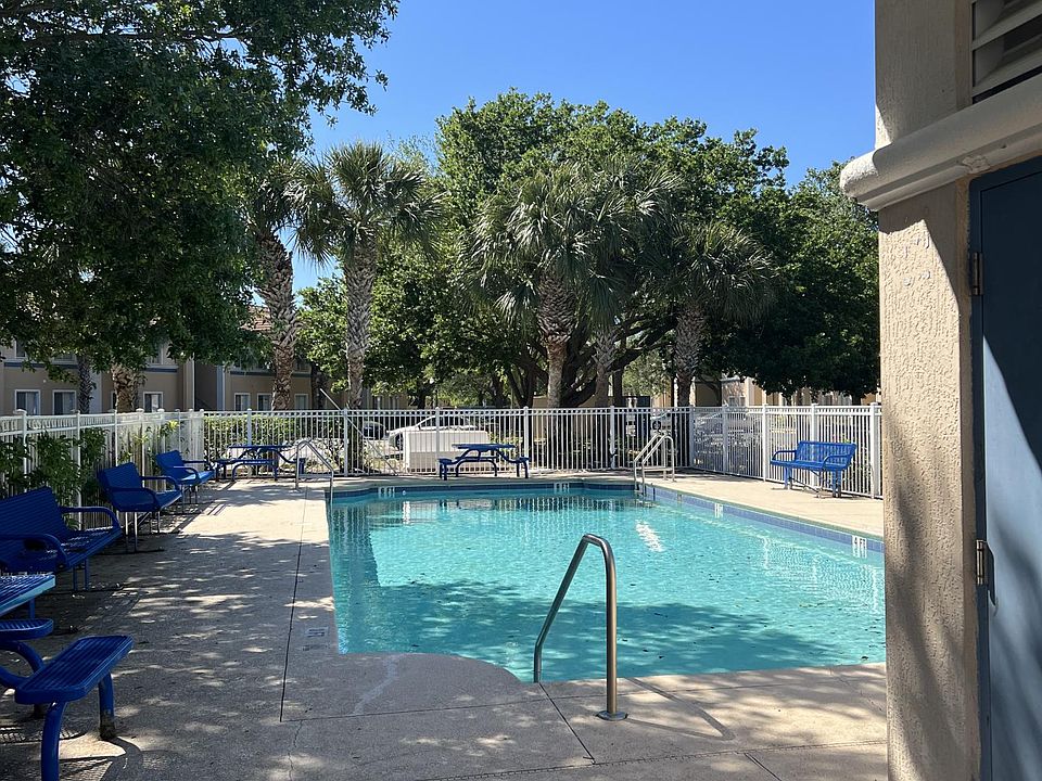Community pool